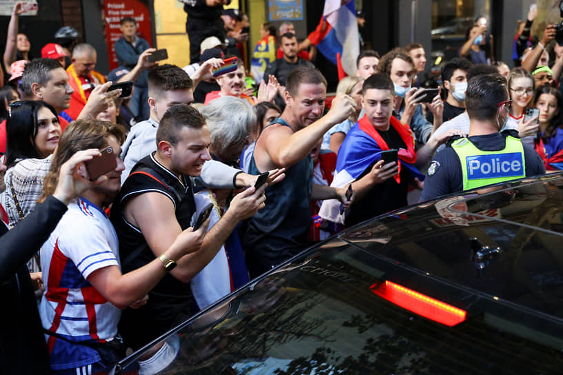 Митинг в поддержку сербского теннисиста Новака Джоковича 