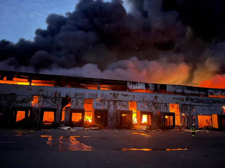 Пожар на складе замороженных продуктов в селе Квитнево Киевской области 