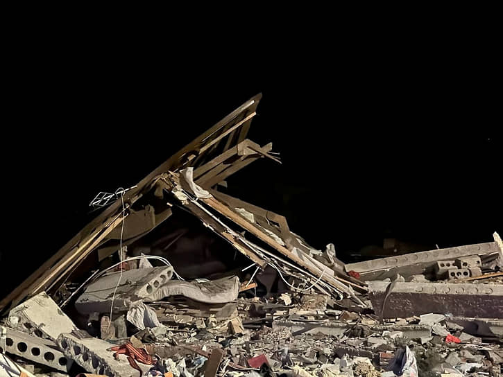 Разрушенный в результате атаки беспилотников дом в Белгороде