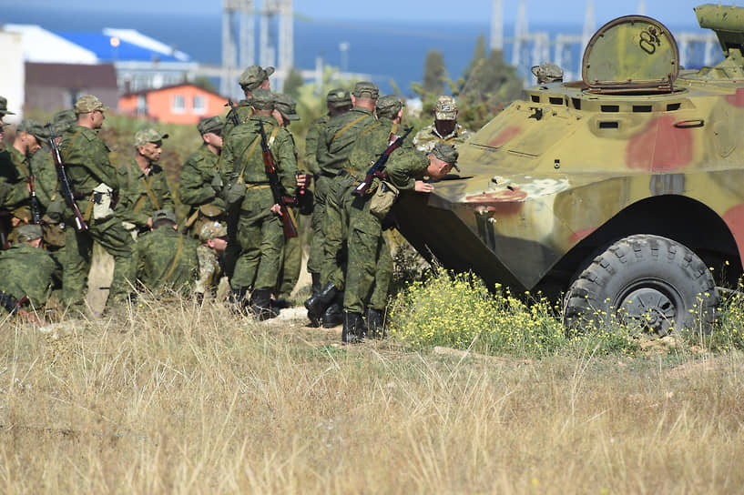 Мобилизованные граждане на курсе подготовки и боевого слаживания подразделений на полигоне Черноморского флота
