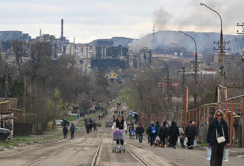 Жители на улице Правобережного района города