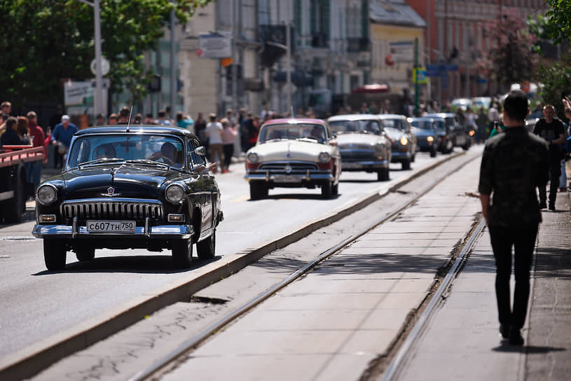 Участники парада ретротранспорта