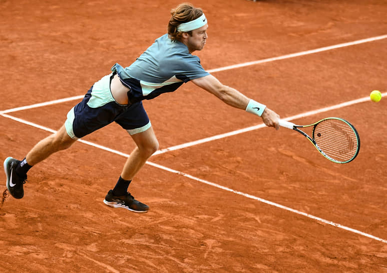 Российский теннисист Андрей Рублев на турнире Roland Garros (2022)