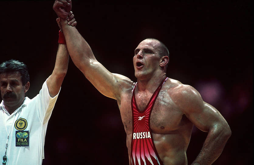 Спортсмен выступал в весовой категории до 130 кг. В 1988 году Карелин впервые стал чемпионом СССР