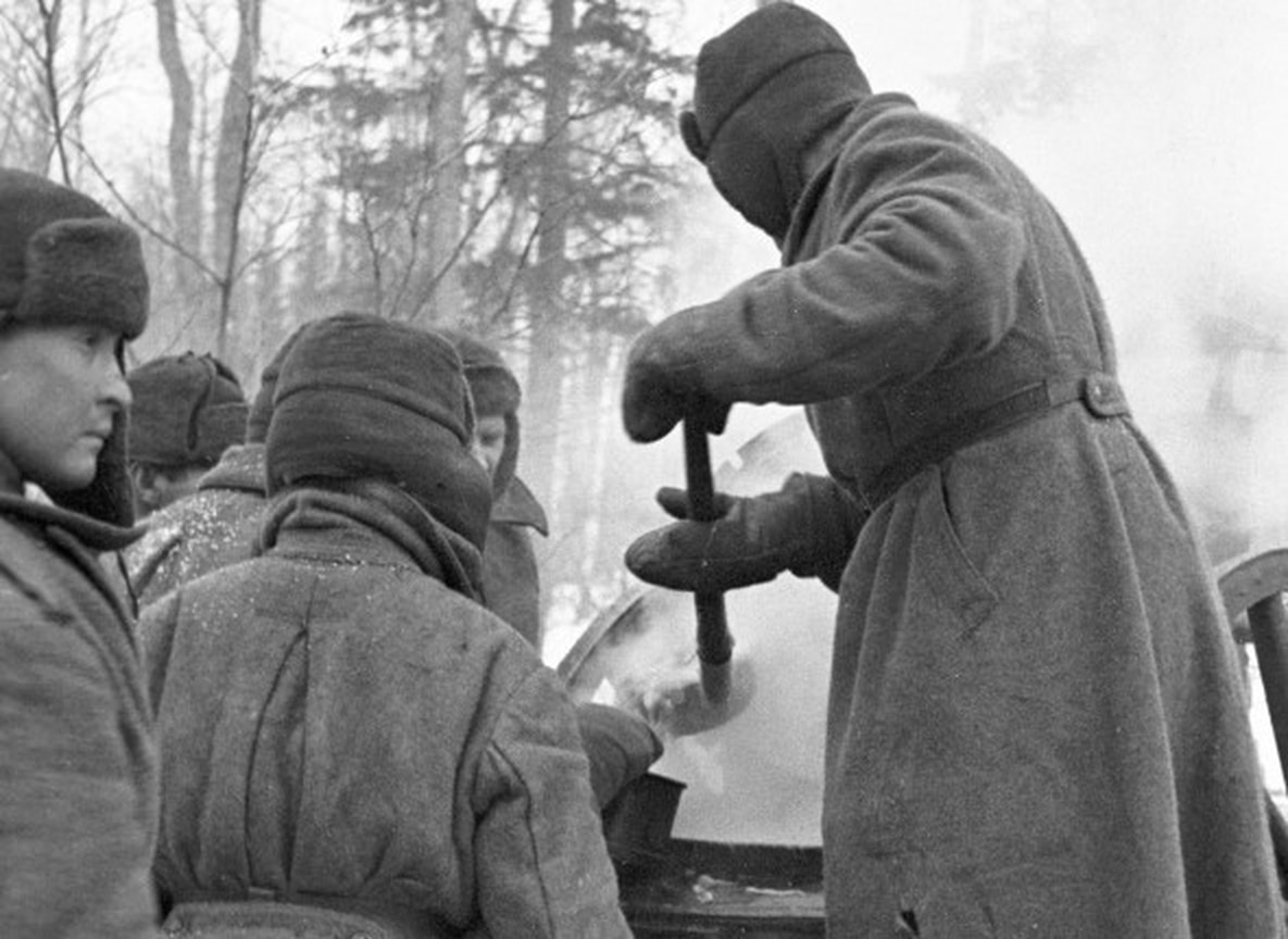 «Очень много повсюду говорили о еде, вернее, о перебоях в питании»
