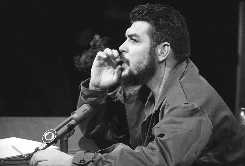 Латиноамериканский революционер Эрнесто Че Гевара часто позировал фотографам с сигарой