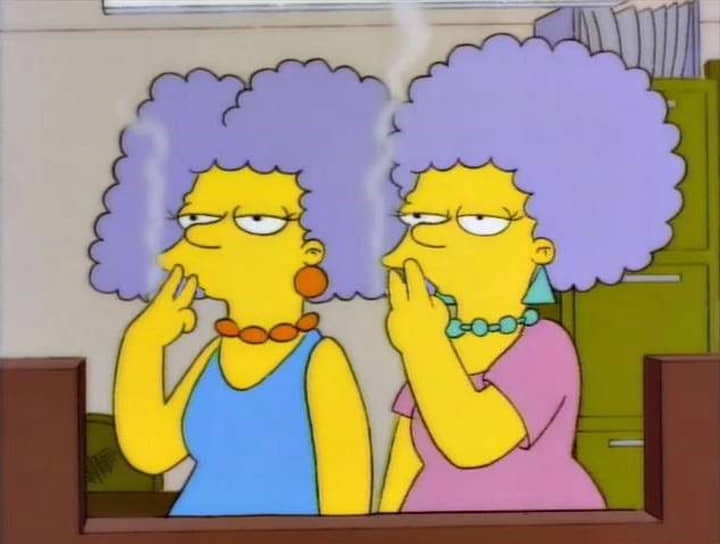 В одной из серий мультсериала «Симпсоны» Мардж и ее сестры-близняшки узнают, что их отец скончался от рака легких. После этого Пэти и Сельма решают навсегда бросить курить