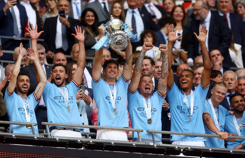 Футболисты «Манчестер Сити» после победы в финале Кубка Англии (3 июня 2023 года)