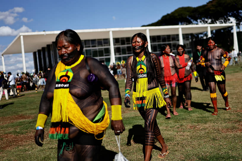 Бразилиа, Бразилия. Коренные жители протестуют против лишения земель 