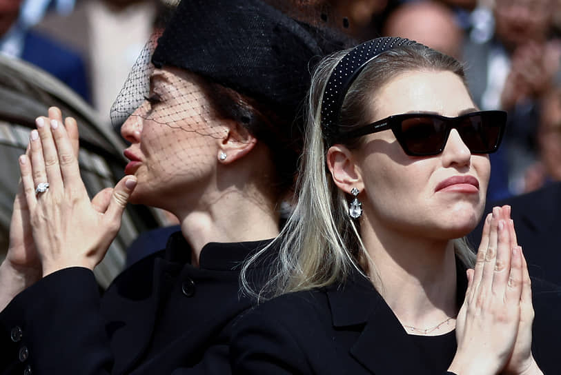 Дочери Сильвио Берлускони — Элеонора (слева) и Барбара  
