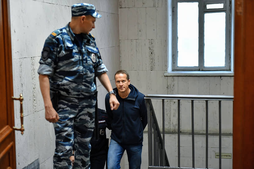 Андрей Гурович перед заседанием суда