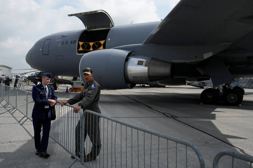 Самолет-заправщик и стратегический транспортный самолет Boeing KC-46 Pegasus, состоящий на службе ВВС США