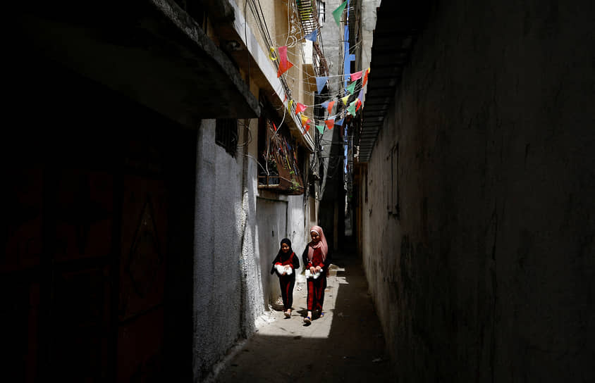 Газа. Палестинские дети гуляют в лагере беженцев Аль-Шати