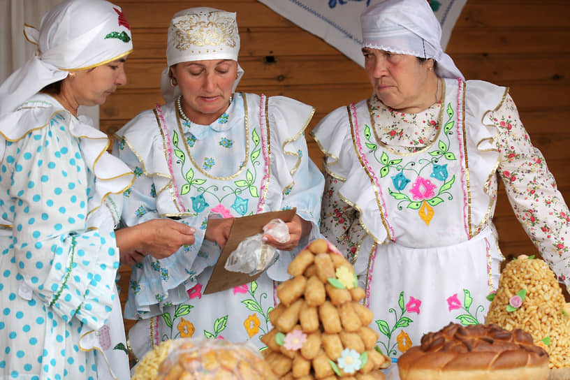 Павильон с национальными татарскими мучными блюдами