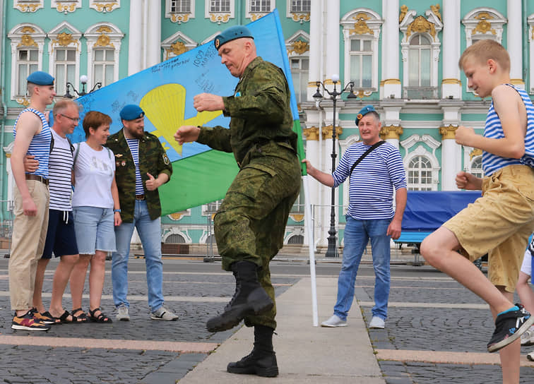 Празднование дня ВДВ в Санкт-Петербурге