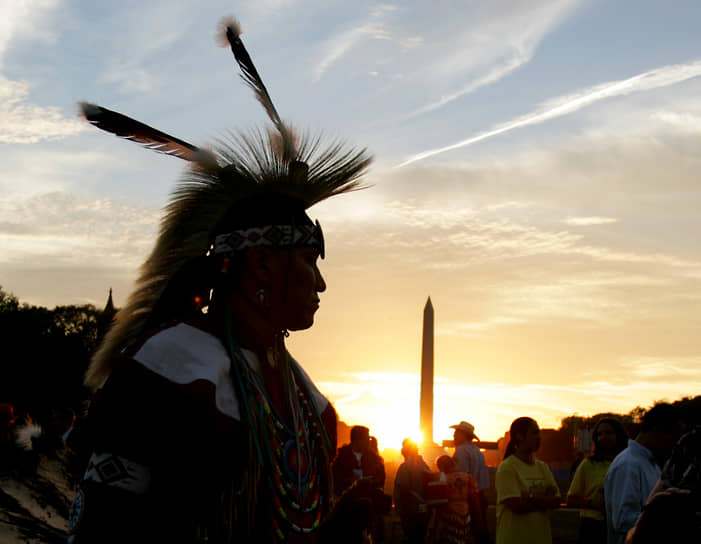 На сегодняшний день на федеральном уровне в США признаны 574 племени индейцев и 326 индейских резерваций. В некоторых резервациях живут несколько племен, в то время как у части народов нет ни одной закрепленной резервации
