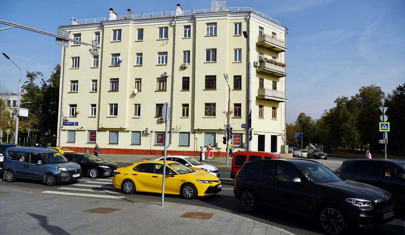 Как в Москве передвигали дома. Фотопроект