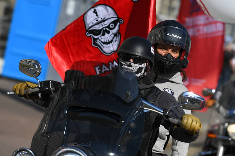 Колонна мотоциклистов стартовала от проспекта Академика Сахарова