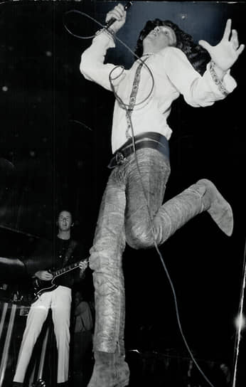 Моррисон на концерте The Doors в Торонто. 20 апреля 1968 года