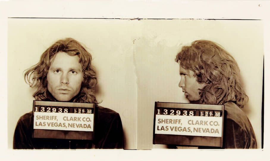 Магшот из Лас-Вегаса. Январь 1968 года. Местным полицейским не понравились ни длина волос Моррисона, ни цвет кожи одного из его спутников