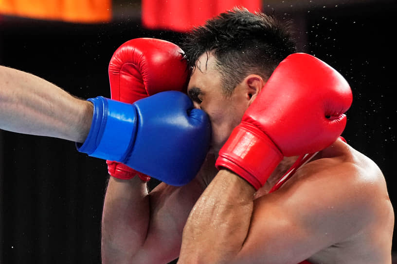 Ханчжоу, Китай. Финал мужского чемпионата по боксу в весовой категории до 92 кг на Азиатских играх