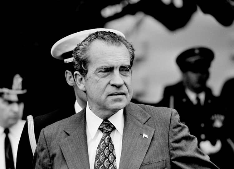 Ричард Никсон оказался единственным президентом США, чье отрешение от власти готовы были поддержать даже большинство однопартийцев. Ему удалось избежать импичмента, самостоятельно подав в отставку