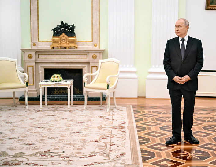 Москва. Президент России Владимир Путин на встрече с премьер-министром Ирака Мухаммедом ас-Судани