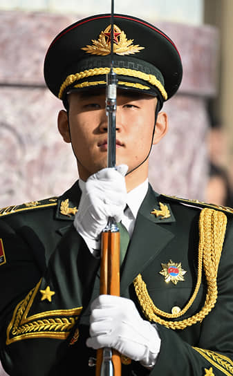 Китайский военнослужащий почетного караула