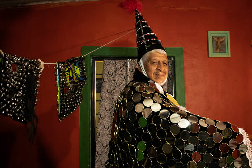 Участник празднований в мексиканском городе Сан-Хосе-Этла