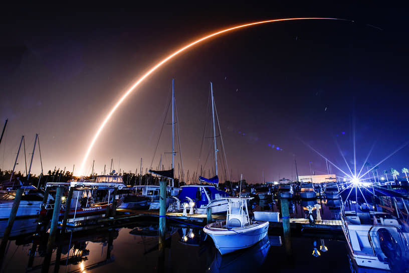 Штат Флорида, США. Запуск ракеты Falcon 9 на мысе Канаверал