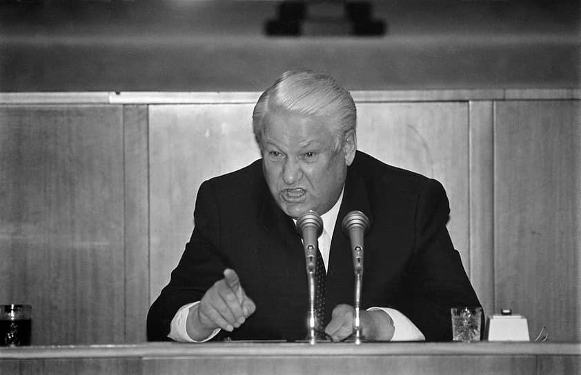 Борис Ельцин  во время пресс-конференции