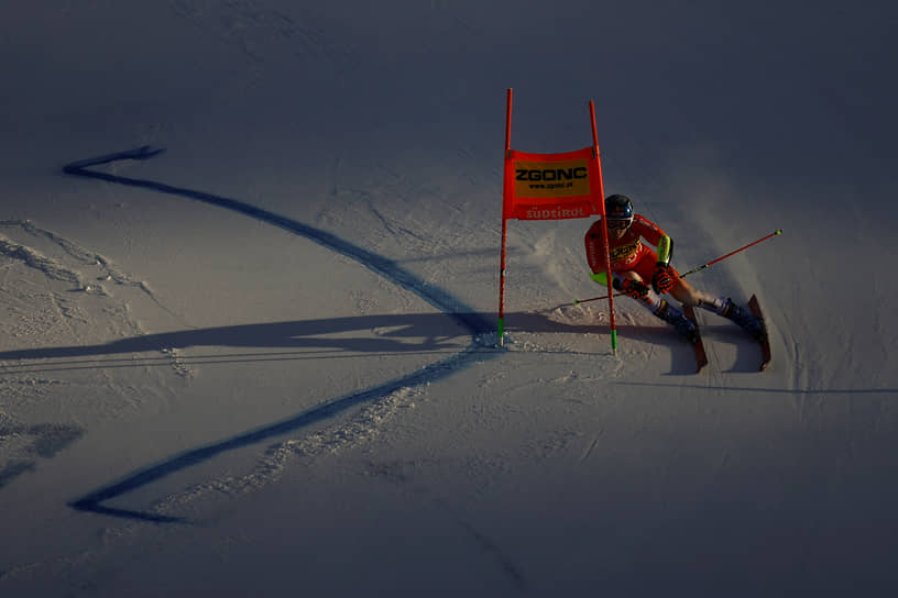 Альта-Бадия, Италия. Спортсмен на кубке мира по горным лыжам
