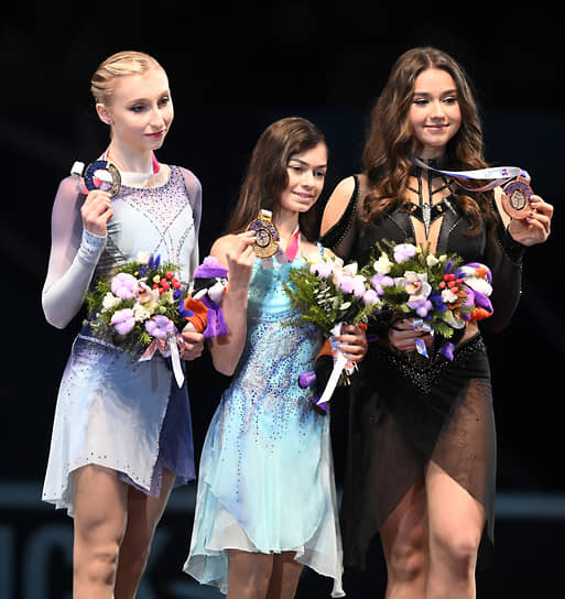 Слева направо: Софья Муравьева, Аделия Петросян и Камила Валиева