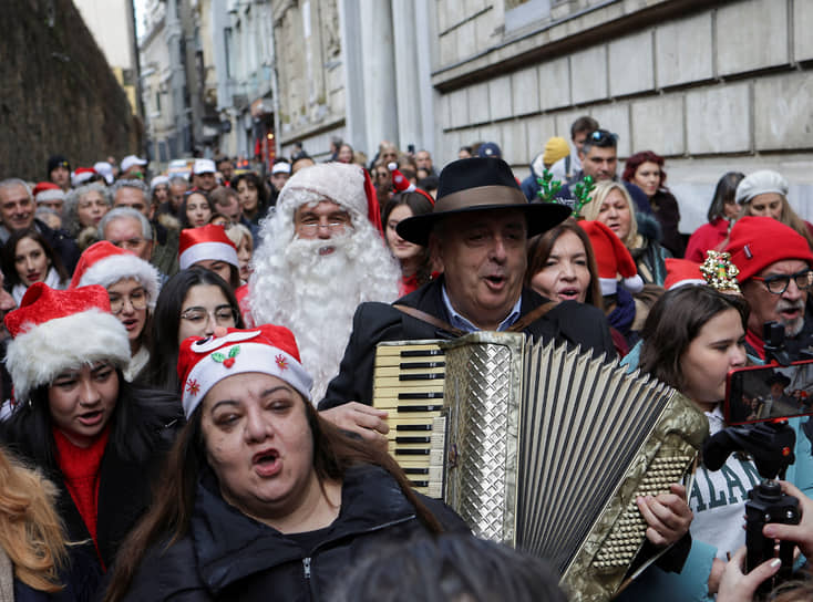 Стамбул, Турция. Рождественское шествие представителей греческой православной общины