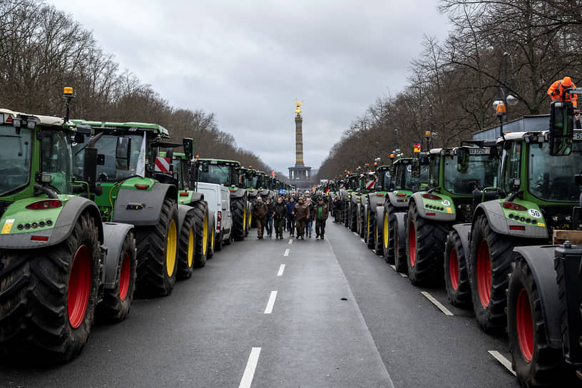 10 тыс. немецких фермеров на 5 тыс. тракторов протестуют против отмены налоговых льгот на дизельное топливо