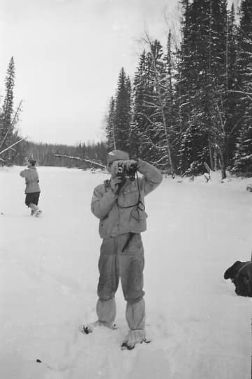 Рустем Слободин фотографирует берег Лозьвы