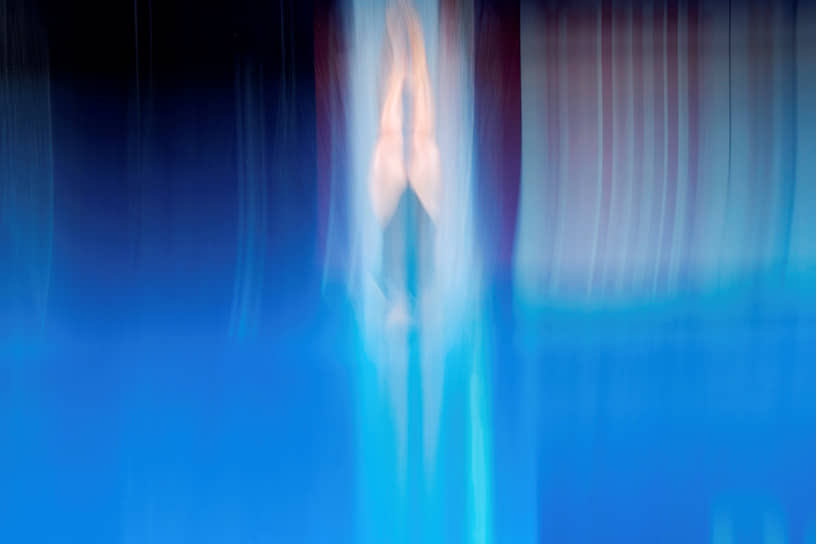 Доха, Катар. Прыжок в воду с трехметрового трамплина на чемпионате мира по водным видам спорта