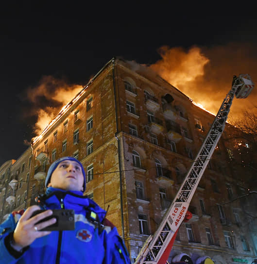 К ликвидации возгорания привлекли около 130 человек и 41 единицу техники