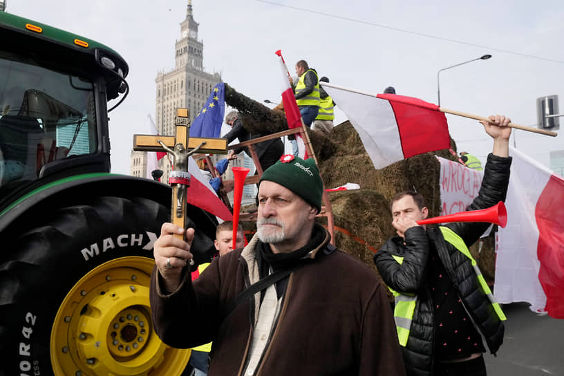 Варшава. Польские фермеры на митинге против «зеленой» политики ЕС и притока украинской агропродукции