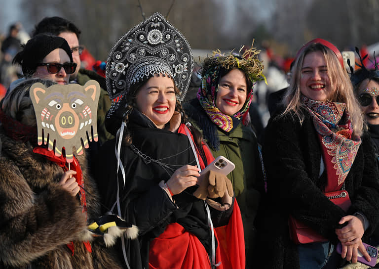 Празднование Масленицы в арт-парке «Никола-Ленивец»