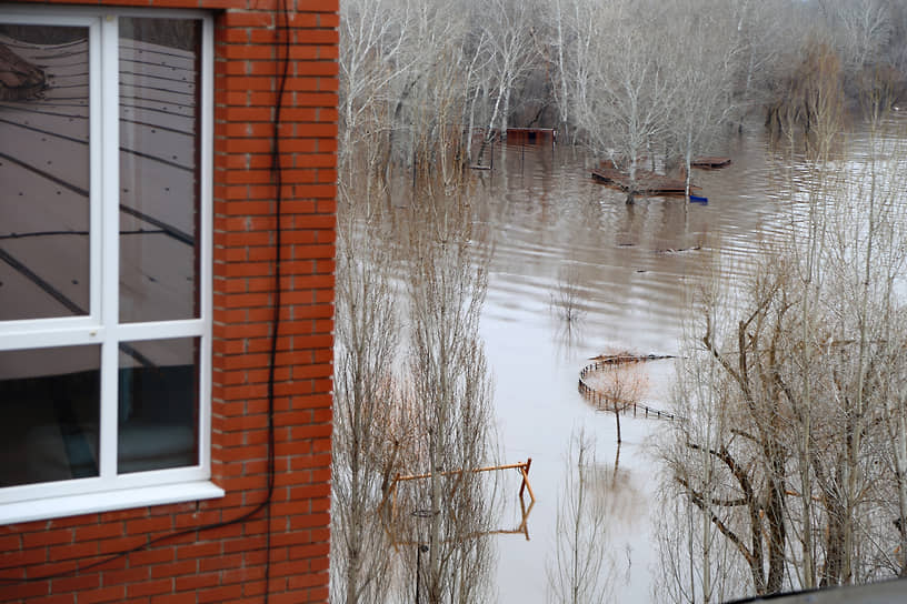 По данным властей Орска, дамба в городе больше не разрушается