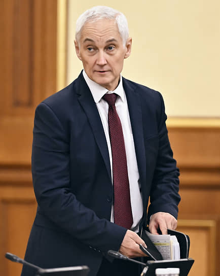 На пост министра обороны президент предложил назначить  Андрея Белоусова, бывшего первого зампреда правительства