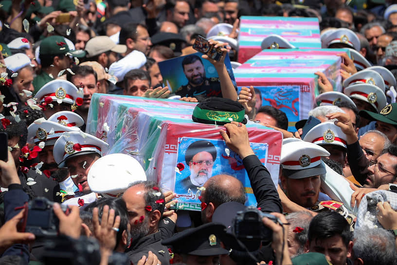 В траурных процессиях приняли участие несколько миллионов человек со всего Ирана