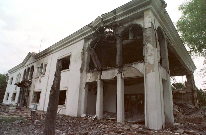 Белградская резиденция Слободана Милошевича, разрушенная ударом 22 апреля 1999 года