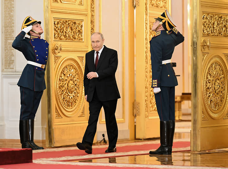 Президент РФ Владимир Путин перед вручением государственных наград в Кремле