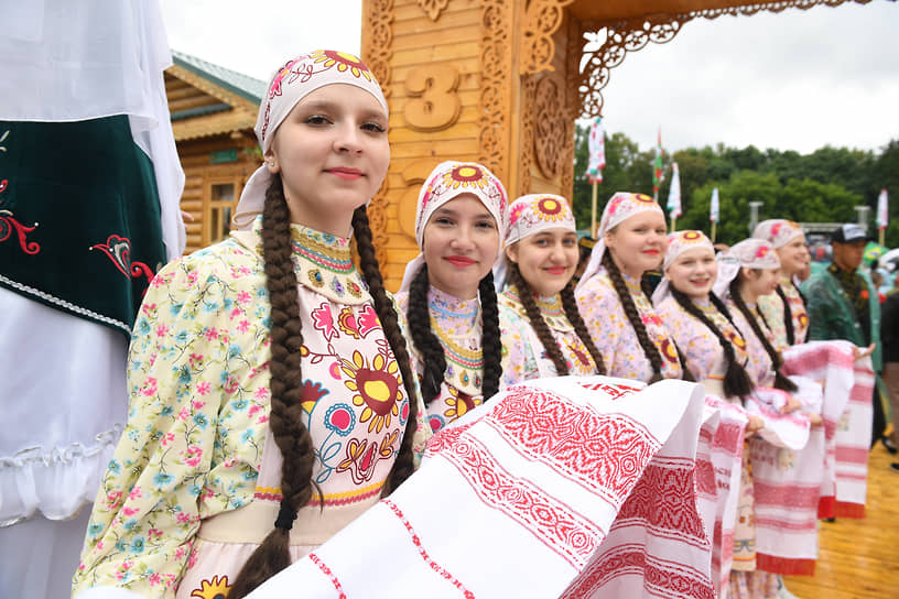 В рамках Сабантуя участники Игр БРИКС ознакомились с татарскими народными обычаями и приняли участие в развлекательной программе