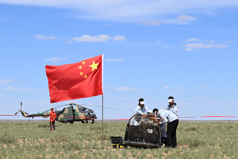 Внутренняя Монголия. Благодаря китайскому зонду «Чанъэ-6», впервые в истории человечества на Землю был доставлен грунт с обратной стороны Луны