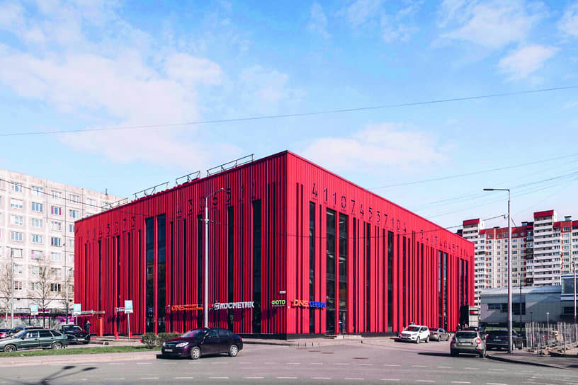 Торговый центр «Штрихкод» в Санкт-Петербурге