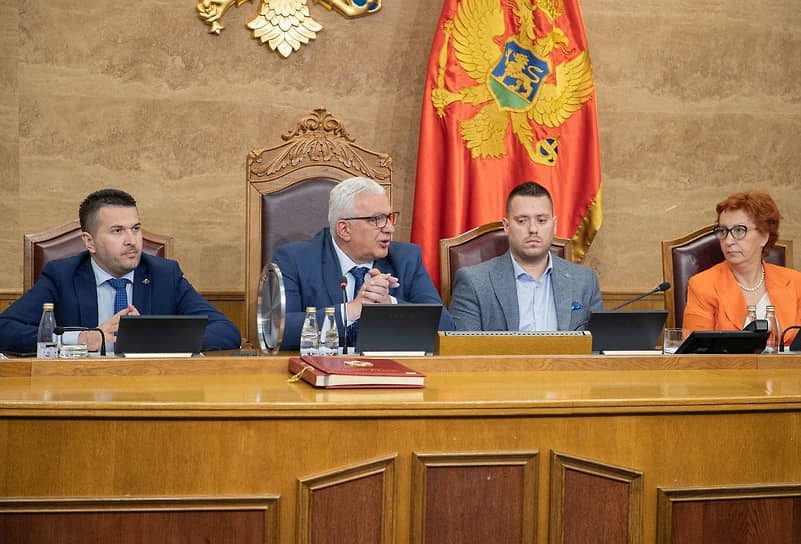 Принятие парламентом резолюции о геноциде в Ясеноваце 