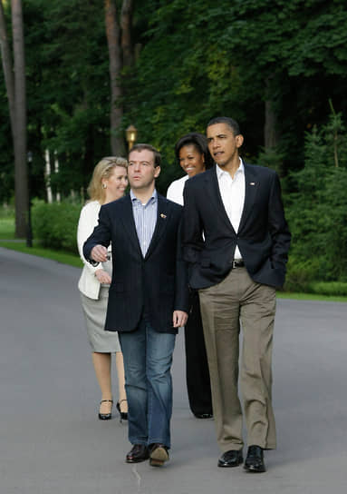 Вечером 6 июля Барак и Мишель Обама приехали в подмосковную резиденцию российского президента «Горки», где состоялся неформальный ужин в их честь, после которого супружеские пары вместе прогулялись 